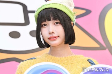 あの、スラリ美脚際立つミニ丈衣装ショット公開「二度見するスタイルの良さ」「完璧な着こなし」と反響 画像
