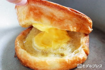 サクじゅわ食感が幸せすぎる！ファミマ“も～っちり”クロワッサンが“ある一手間”でベーカリーの焼き立て級に 画像