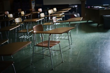 「子どもを足型で強制！？」学級崩壊は「特別なニュースじゃなくなった」。親も気づかない、崩壊の兆しとは【菊池省三先生インタビュー】 画像