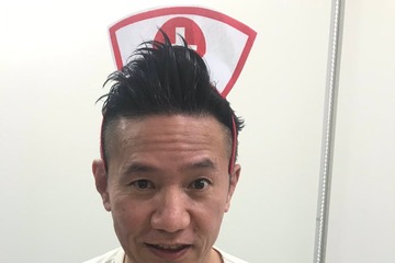 オモロー山下、57歳で第1子男児誕生 妻は22歳下「成人を迎えるころ恐ろしいことに僕は75歳」 画像