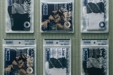 昭和の大横綱「千代の富士」コラボがファミマに 力強い相撲デザインのソックス＆タオル全2種 画像