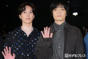 坂東龍汰＆岡山天音、お互いに「天才」ステージ上で褒め合い「この舞台挨拶きもいかも（笑）」【我々は宇宙人】 画像