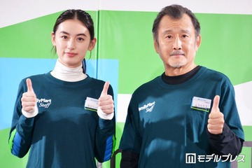 吉田鋼太郎＆八木莉可子、ファミマ新ユニフォーム姿披露 自由すぎる“働き方”アイデア提案 画像