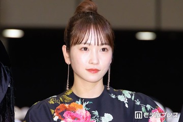 川栄李奈、元AKB48メンバーとのお揃いキャミソール姿に反響「鎖骨くっきりで綺麗」「揃ってスタイル抜群」 画像