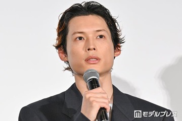 SixTONES松村北斗、今田美桜の配慮に感激「優しいんですよ本当に」意外な裏話で笑い誘う【白鳥とコウモリ】 画像