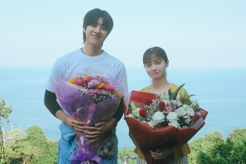 「絶賛ロス中」「忘れられない夏に」反響続々　橋本環奈＆チェ・ジョンヒョプら「バカンスの法則」撮了が公開 画像
