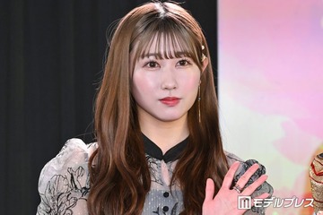 ＝LOVEメンバー、ミニスカコーデ公開 新曲衣装モチーフの私服に「センス良すぎ」「スタイル抜群」の声 画像