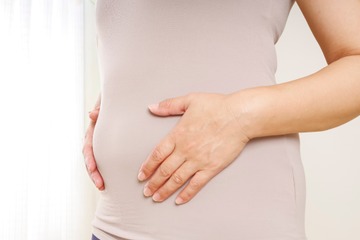 更年期の「お腹ぽっこり」、実は病気リスク上昇が潜んでいる？ヤセなくなる原因は？更年期医療のスペシャリストが教える「食事のセルフケア」 画像