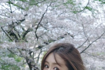 宮崎麗果「誰もホームアローン状態にならないように真っ赤で統一」4人の子供達とのディズニーショット公開「成長って早い」「工夫参考になる」の声 画像