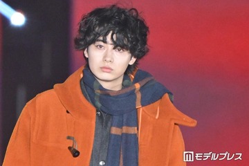 豊田裕大、マフラー纏った王道冬コーデ着こなしクールに魅せる「彼氏感すごい」「パーマ似合ってる」と反響【ガルアワ2026A/W】 画像