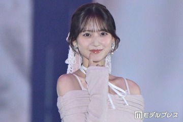 乃木坂46金川紗耶、オフショルダーで美デコルテ披露 “首かしげポーズ”に「お姫様みたい」「あざと可愛すぎる」の声【ガルアワ2026A/W】 画像