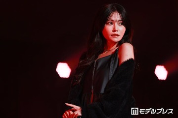 元AKB48メンバー、美デコルテ際立つオフショルワンピ姿公開「エレガント」「透明感がすごい」と反響 画像