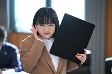 「南田南弁護士は天才肌」初回、自閉スペクトラム症の弁護士役・芦田愛菜に称賛の声「演技うますぎて鳥肌」「視線の動かし方が丁寧」 画像