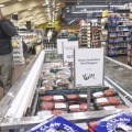 物価高の米ワシントンにあるスーパーマーケット＝1月（共同）