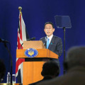 5日、英ロンドンで記者会見する岸田首相（代表撮影・共同）