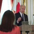 23日、日米首脳会談を終え共同記者会見するバイデン米大統領＝東京・元赤坂の迎賓館（AP＝共同）