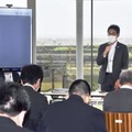 宮城県石巻市で開かれた、震災伝承の連携組織設立に関する説明会＝6日午後