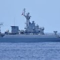 沖縄県の与那国島と台湾の間を往復した中国海軍のフリゲート艦（防衛省統合幕僚監部提供）