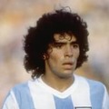 伝説マラドーナの胸像がスペインで完成…「誰だよ」と炎上