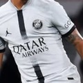 漢字で「友達」！内田篤人にユニフォームを差し入れた現役PSG選手とは