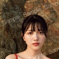 久保史緒里1st写真集「交差点」ランダム封入ポストカード（撮影：細居幸次郎）