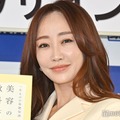 「一生ものの基礎知識 美容の教科書」囲み取材に応じた神崎恵（C）モデルプレス
