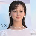 多部未華子、美デコルテ透けるホワイトドレス姿で可憐オーラ【TASAKI FLOATING SHELL】 画像