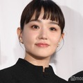 暗髪の奈緒（C）モデルプレス