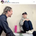 浜崎あゆみ、ちょこんと座った笑顔SHOTにファンほっこり「可愛すぎてキュン」「リハの裏側風景嬉しい」