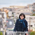 當真あみ1st写真集「Ami」封入特典ポストカード／撮影：屋山和樹