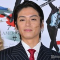囲み取材会に出席した高木雄也（C）モデルプレス