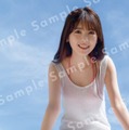 筒井あやめ「乃木坂配信中」1st写真集発売記念生配信限定特典折り目なしポスター／撮影：細居幸次郎