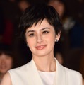 黒髪のホラン千秋（C）モデルプレス
