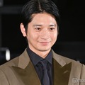 「パリピ孔明 THE MOVIE」初日舞台挨拶に出席した向井理（C）モデルプレス