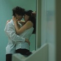 「魔物（마물）」第2話で衝撃展開 あやめ（麻生久美子）＆凍也（塩野瑛久）の路上キス・濃厚インティマシーシーンが話題 画像