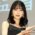 堀未央奈「もっちりするんです」ぷるんと質感がお気に入り！愛用リップグロス