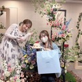 第5子妊娠中の辻希美、三男と駄菓子屋へ！“気づけば全部甘いもの”な購入品も公開「本当に止まらない」