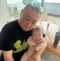 山本圭壱、愛娘は自分と西野未姫のどちら似！？比較SHOTに「顔がみんな似てる」「とにかく可愛い」の声
