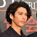 賀来賢人、輝きに自信がある！？瞬間を明かす「月に1、2回カッ！って」「見せたい」