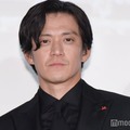 「フロントライン」ジャパンプレミアに登壇した小栗旬（C）モデルプレス