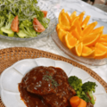 渡辺美奈代、煮込みハンバーグなどが並ぶ美しい食卓に「お店のかと」「とっても美味しそう」の声 画像