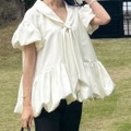 着映えるボリュームデザイントップスが主役。40代はどんなボトムを合わせる？【40代の毎日コーデ】 画像
