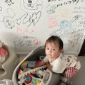 山本圭壱、愛娘がおもちゃを選ぶ姿にメロメロ！ファンもほっこり「可愛い」「癒されます」 画像