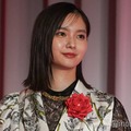 「第41回ATP賞テレビグランプリ」受賞式に登壇した新川優愛（C）モデルプレス
