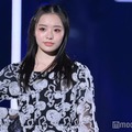 ロングの高鶴桃羽（C）モデルプレス