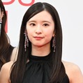 乃木坂46菅原咲月、ミニスカ×パーマで新たな魅力解放「いつもと違う表情が素敵」「キュンとした」の声