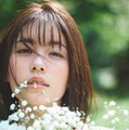 小芝風花、“デビュー15周年イヤー”2026年カレンダー決定 花テーマに6つのイメージ表現【コメント】 画像
