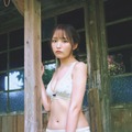 ねお、美くびれのぞく 抜群スタイル際立つ水着ショット公開 画像