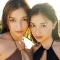 “エリマリ姉妹”Erika＆百瀬まりな、水着姿で抜群スタイル披露「月刊ヤングマガジン」初表紙 画像