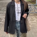 「ミドル丈ジャケット」の大人カジュアルな着こなし。×タイダイデニムの真逆アイテムが新鮮【40代の毎日コーデ】 画像